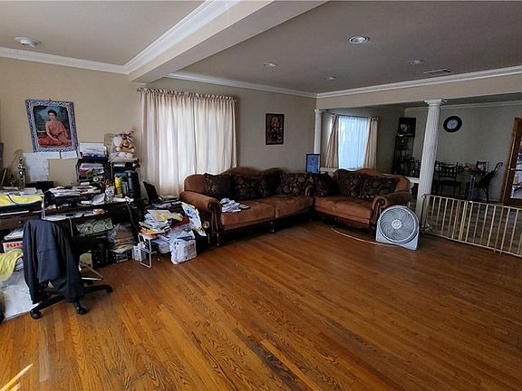 4th image of 8204 Bellingham Ave