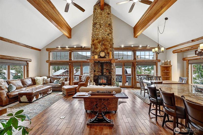4th image of 50 Summit Way