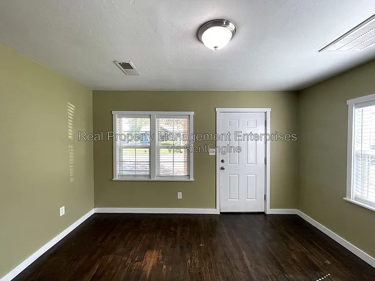 1503 NW 46th St — Photo 3