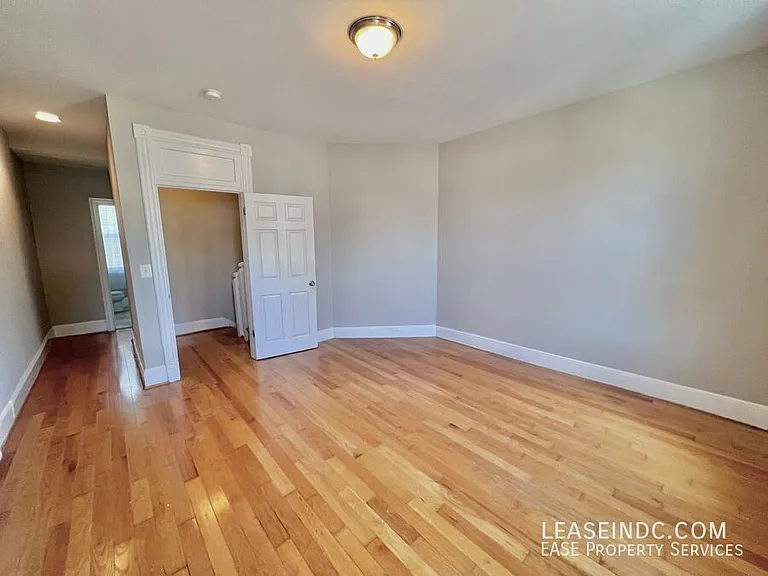 342 Elm St NW — Photo 16