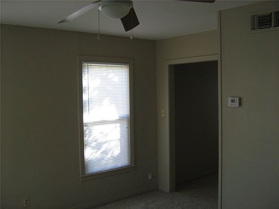 5th image of 2409 Russell Ave