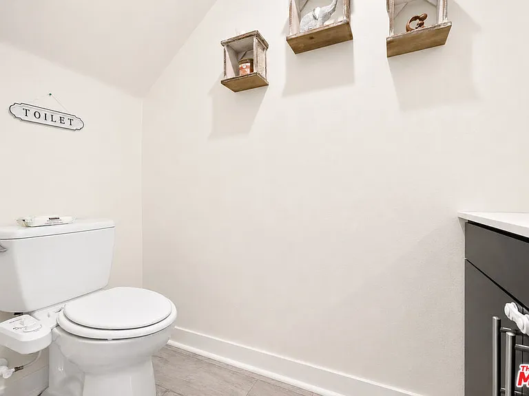 2700 E Chaucer St #30 — Photo 6