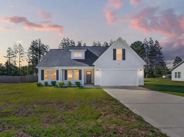 40 Terrier Ct, Parkton, NC 28371