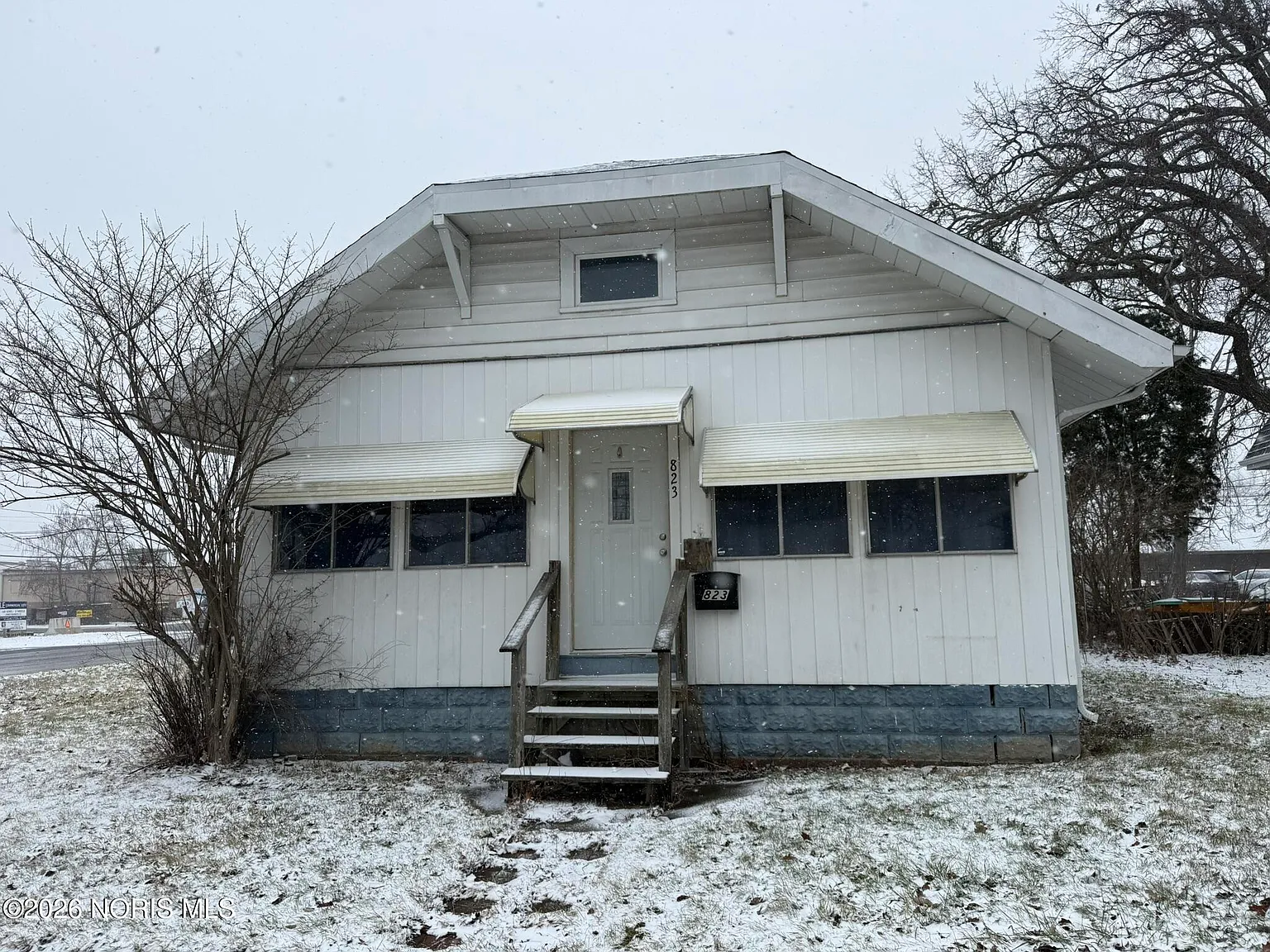823 Nicholas St photo 1