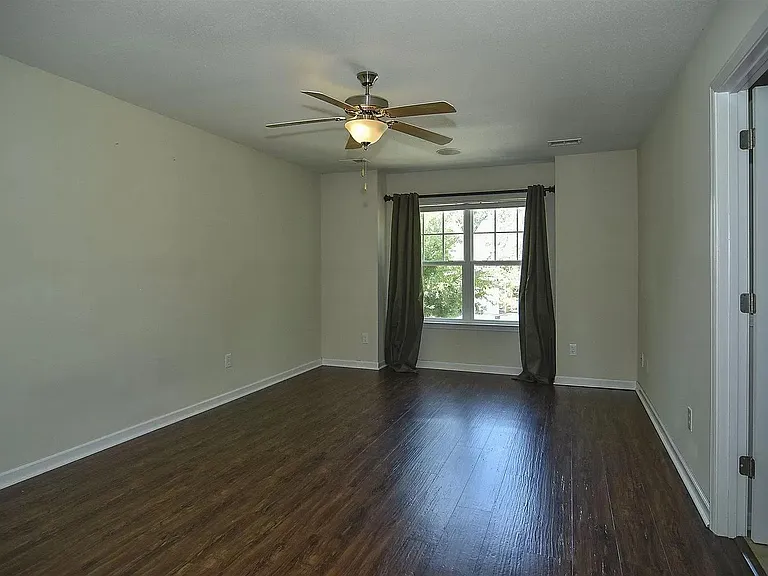 305 Chestnut Oak Ct — Photo 18