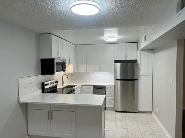 9721 S Harlem Ave APT 2D, Chicago Ridge, IL 60415