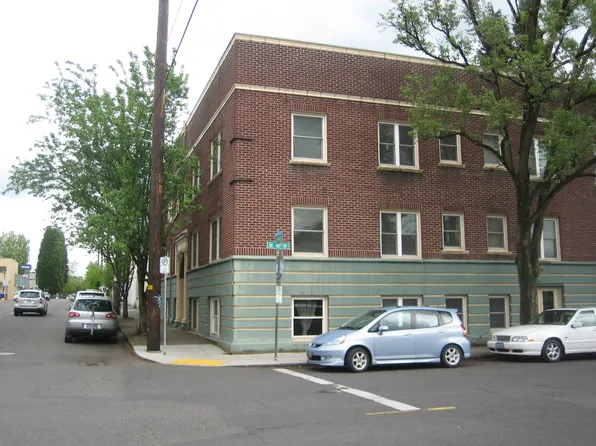 4010 NE Hancock St APT 120, Portland, OR 97212