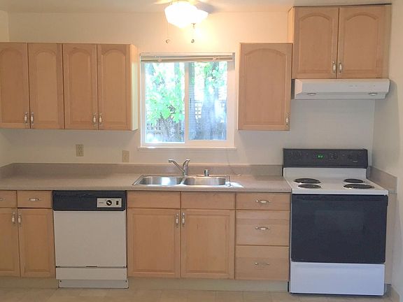 4th image of 1805 Spencer St