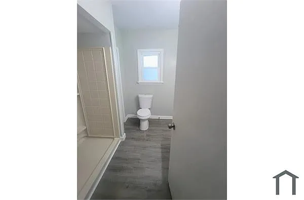 3273 W 50th St photo 1