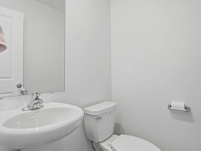 154 E Parade Ave — Photo 12