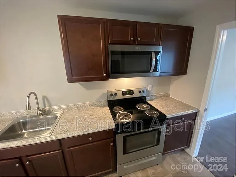 720 E Pine St — Photo 10