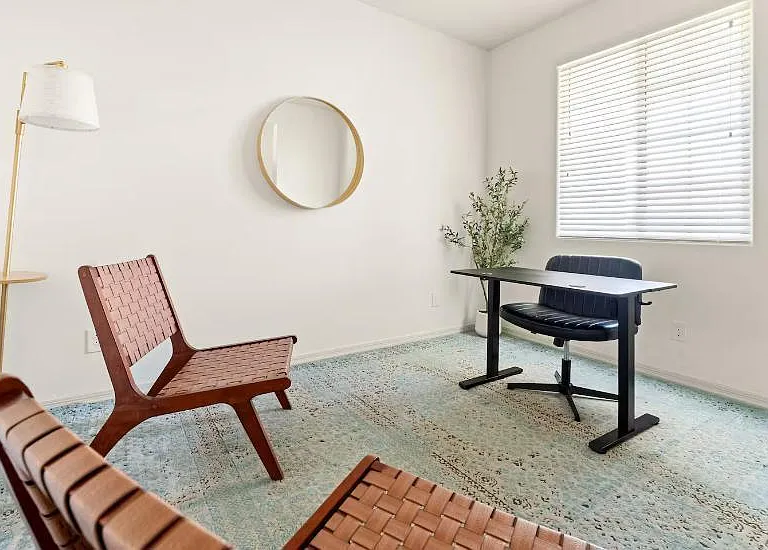 2437 E Alta Vista Rd — Photo 39