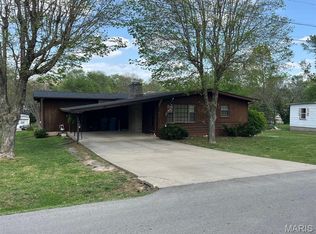 711 Nicholson Dr, Potosi, MO 63664