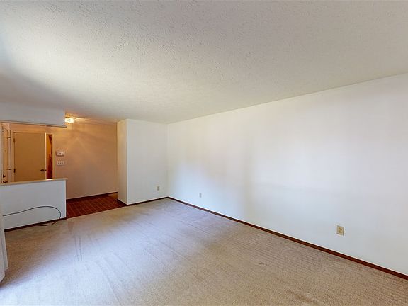 4th image of 2751 S East St