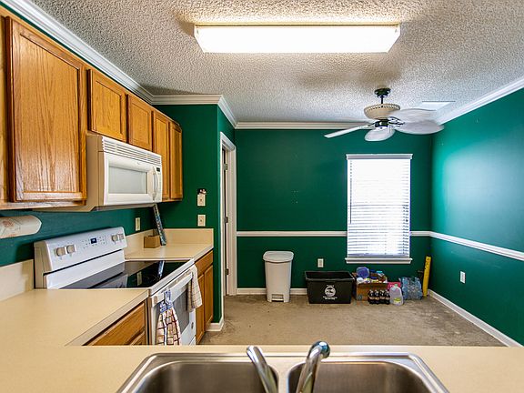 4th image of 1072 Buccaneer Blvd