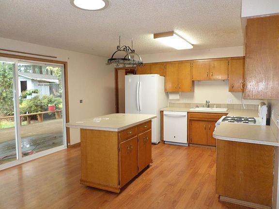 5th image of 8211 Lakeridge Dr SE