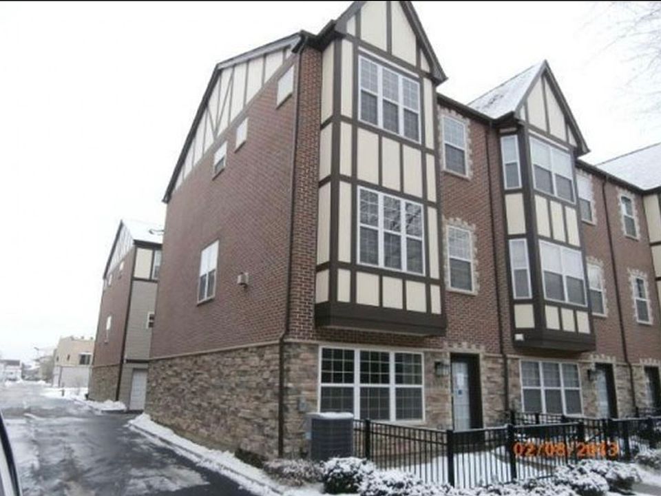 1st image of 104 S Myrtle Ave