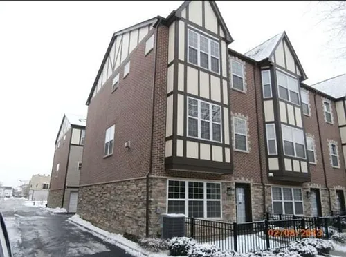 104 S Myrtle Ave Photo 1