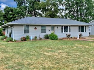 1105 N Merchant St, Effingham, IL 62401