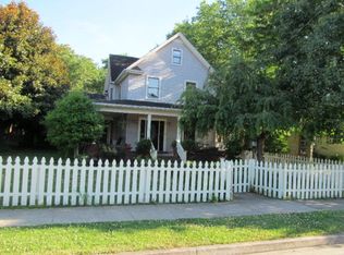 129 Adams St, Berea, KY 40403