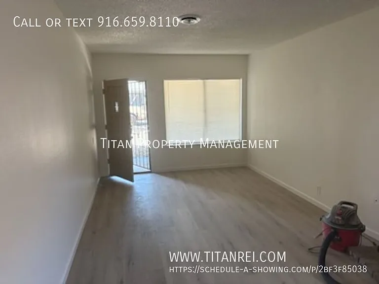 1050 Clinton Rd — Photo 3