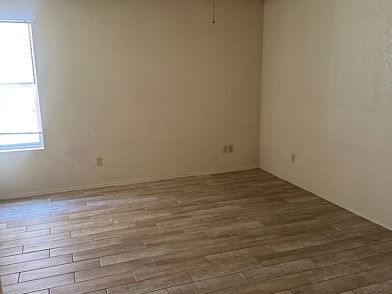 2626 W 12th Pl — Photo 10