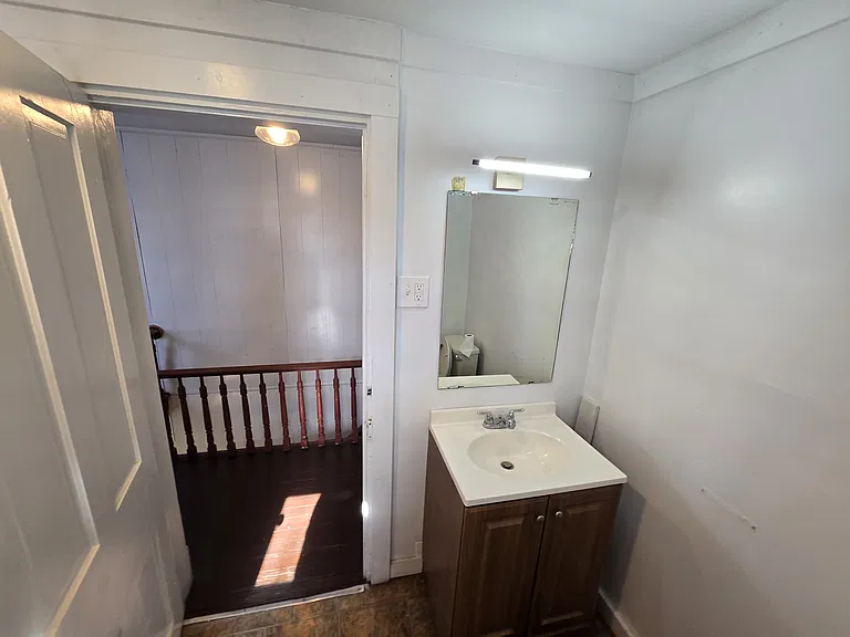 272 Locust Ave — Photo 14