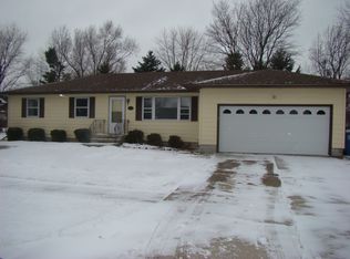 427 Meadow Ln, Lowell, IN 46356