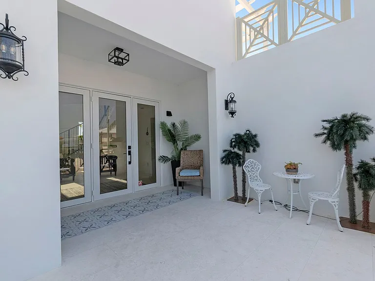 317 E Seaview Cir — Photo 46