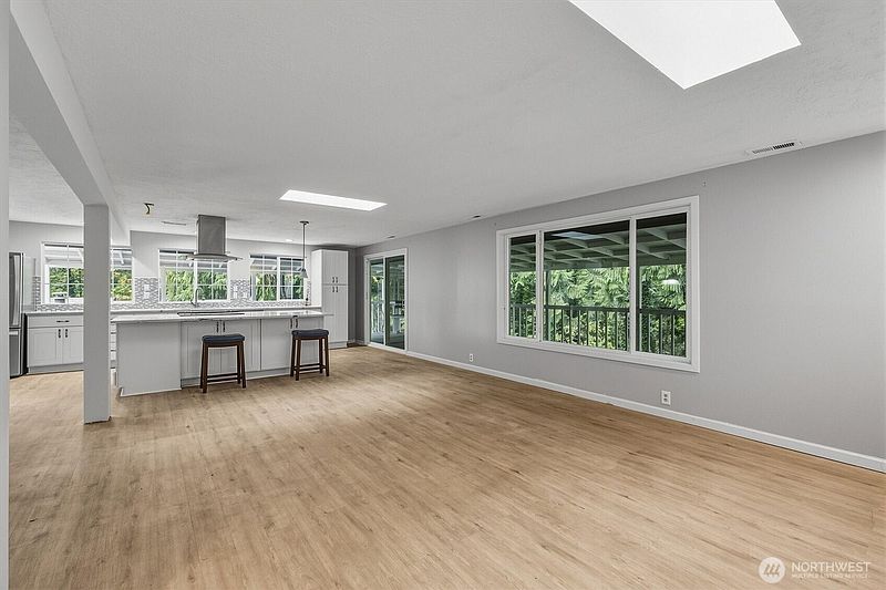 5th image of 1005 N 22nd Avenue