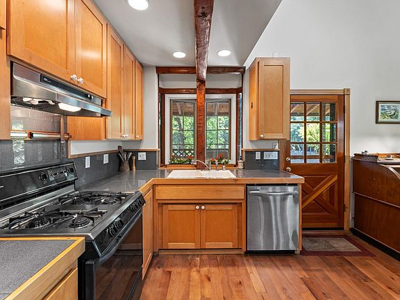 5th image of 2985 Boole Road