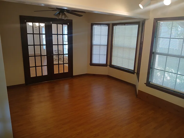 920 Iris St — Photo 13