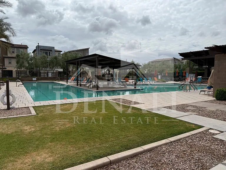 1729 W Myrna Ln — Photo 47