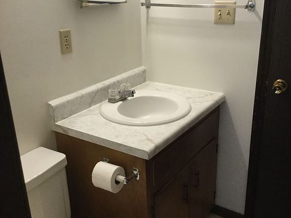 3rd image of 810 Wildwood Dr APT 209