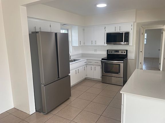 5th image of 4061 21st Ave N