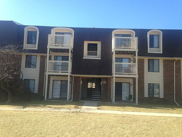 1st image of 1886 Somerset Dr