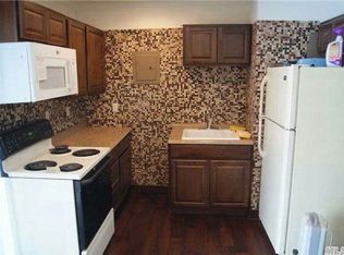 10 Stewart St, Bay Shore, NY 11706