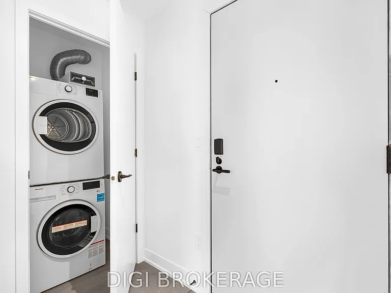 560 Rideau St #413 — Photo 29