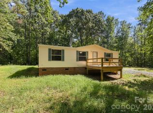 1325 Smith Woods Ln, Hickory Grove, SC 29717