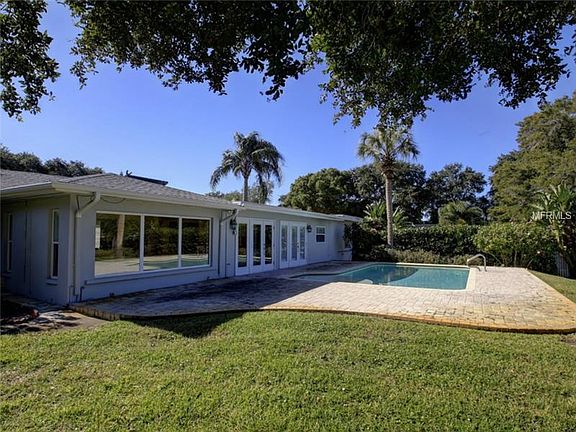 2nd image of 3085 Sunset Dr