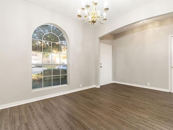 3rd image of 3411 Broadview Ct