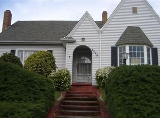 4025 SE Stark St, Portland, OR 97214