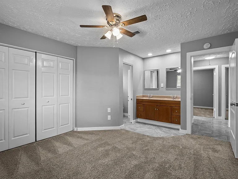 8122 Swan Meadow Ln — Photo 11
