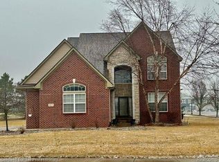 9077 Chambord Dr, Ypsilanti, MI