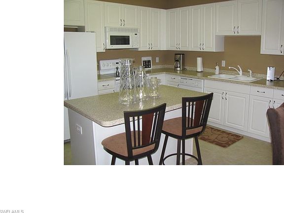 2nd image of 9621 Spanish Moss Way Unit 3822