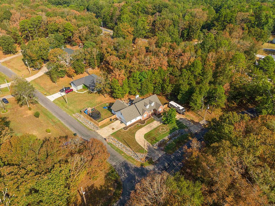 1st image of 100 Stonebriar Dr