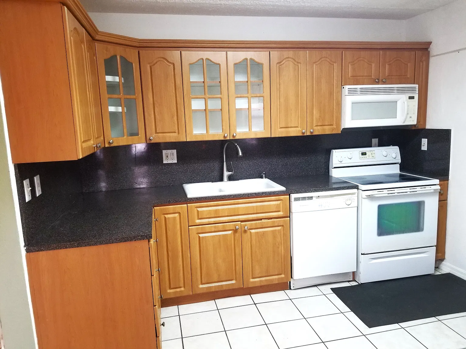 2846 Van Buren St — Photo 4