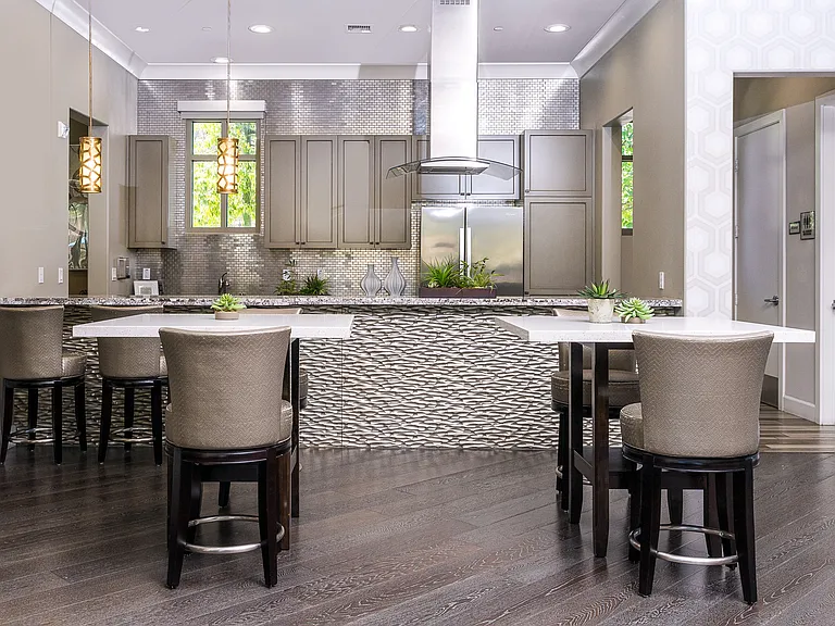 La Verne Village Luxury Apartment Homes — Photo 16