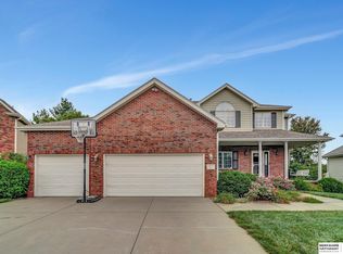 7807 Amelia Dr, Lincoln, NE 68516