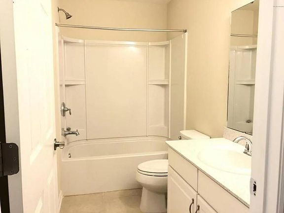 3rd image of 561 Richmond Dr